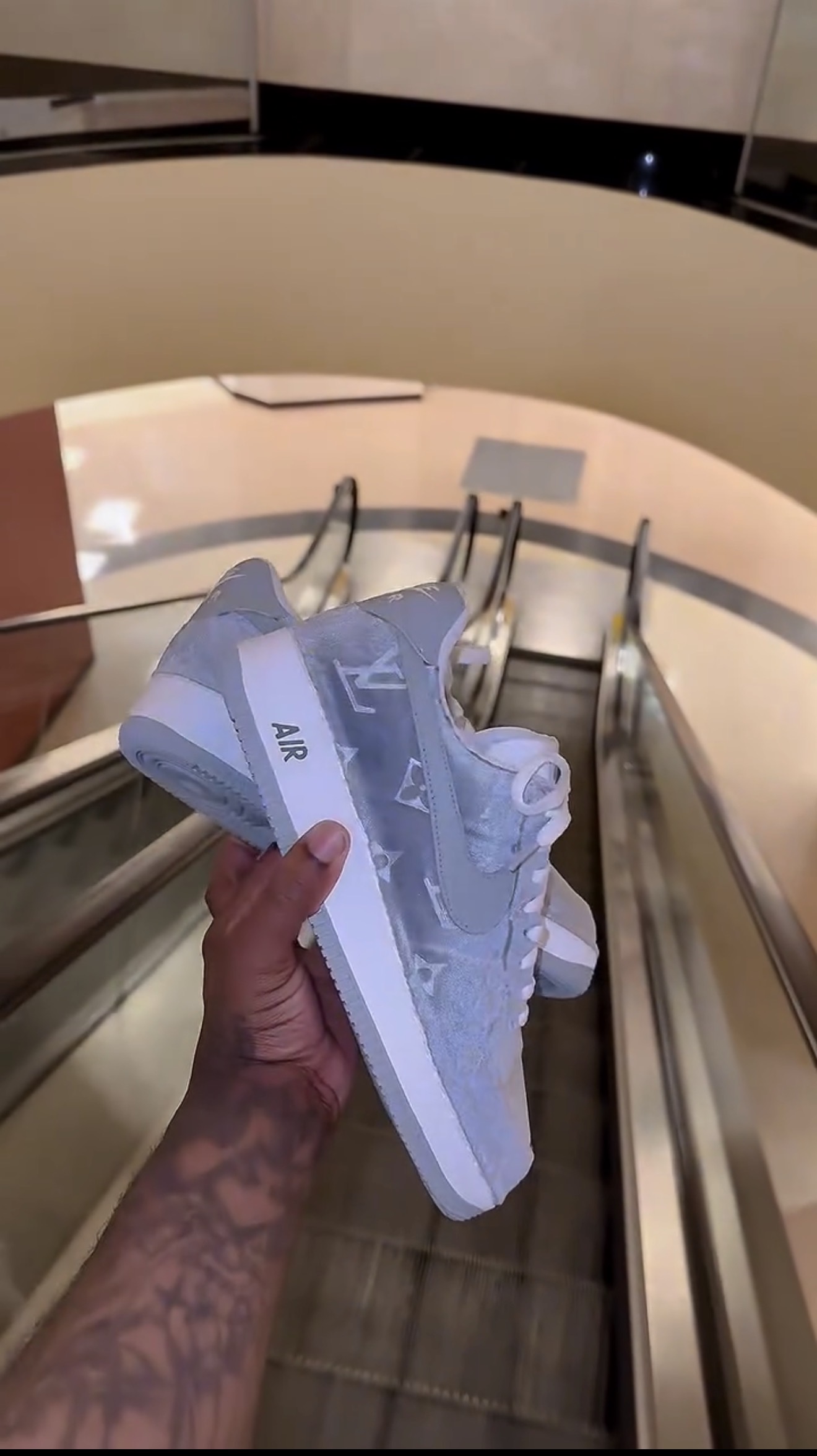 Valvet gray lv custom
